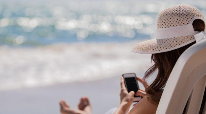 Hotelketen geeft korting aan gezinnen die van smartphone willen blijven
